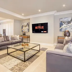 The Presidential Suite, With Free Parking! York